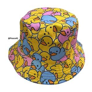 Unisex Reversible Duck Bucket Hat 🦆 Fun Duck Print / Sleek Black – Like New